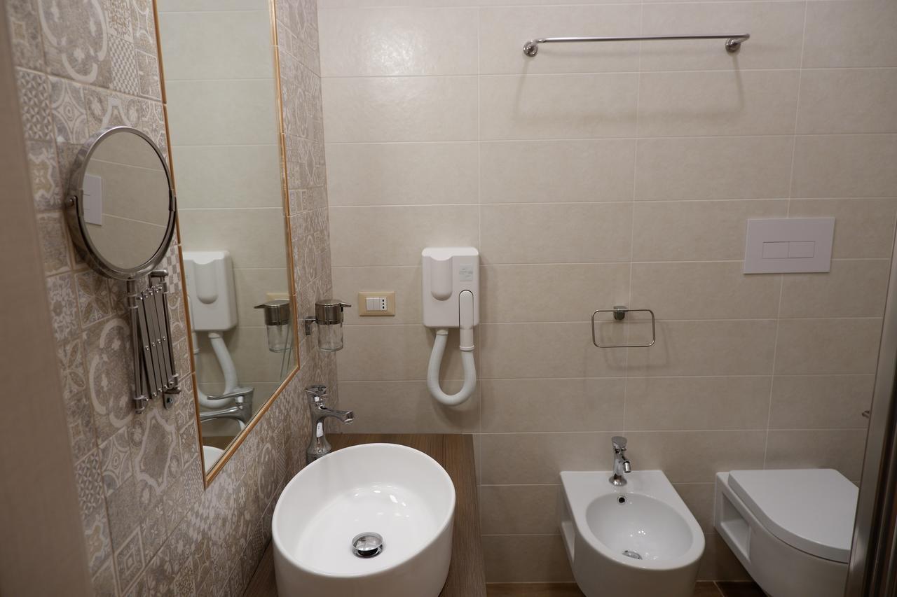 B&B Il Giardino In Città - Parcheggio Privato Gratuito Foggia Exterior foto